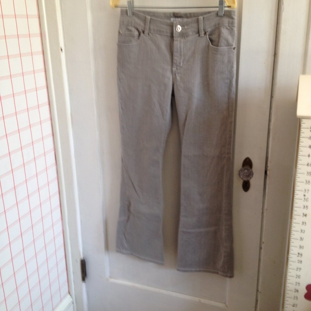 Chicos Platinum Grey Jean "rhinestone" pockets